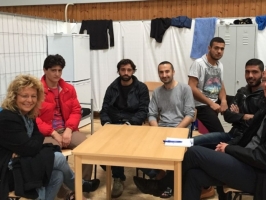 Besuch der Flüchtlingsunterkunft in der Theodor-Heuss-Schule Reutlingen (2015)