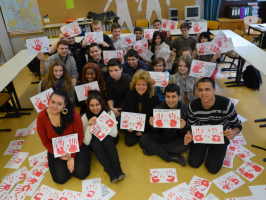 Red Hands Day – Besuch von Schulen (2013)